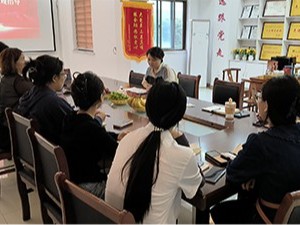 网络部举行月度复盘会